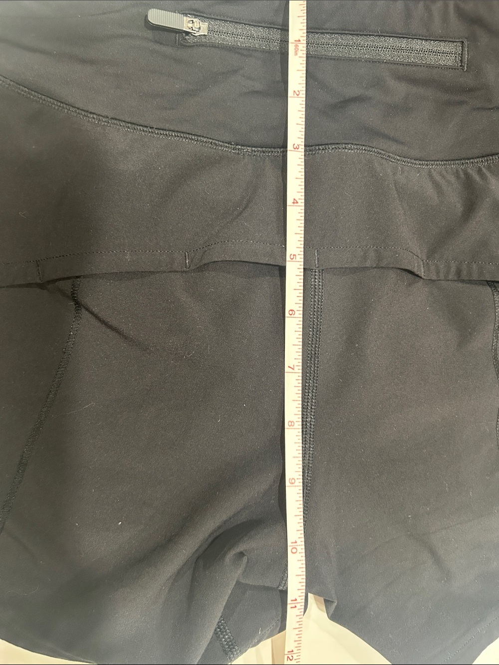 Lululemon Speed Up Shorts in Black - Picture 4 of 8